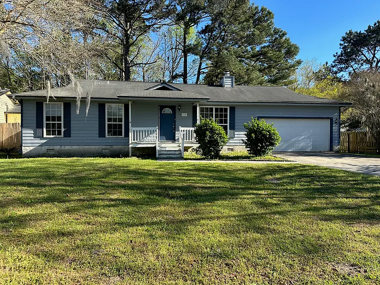 118 Cambridge Dr — Photo 2