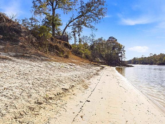 2nd image of 4748 Crooked Rd