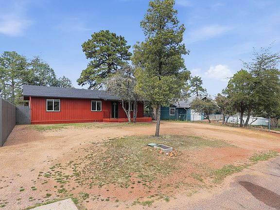 3rd image of 804 S Pony Cir