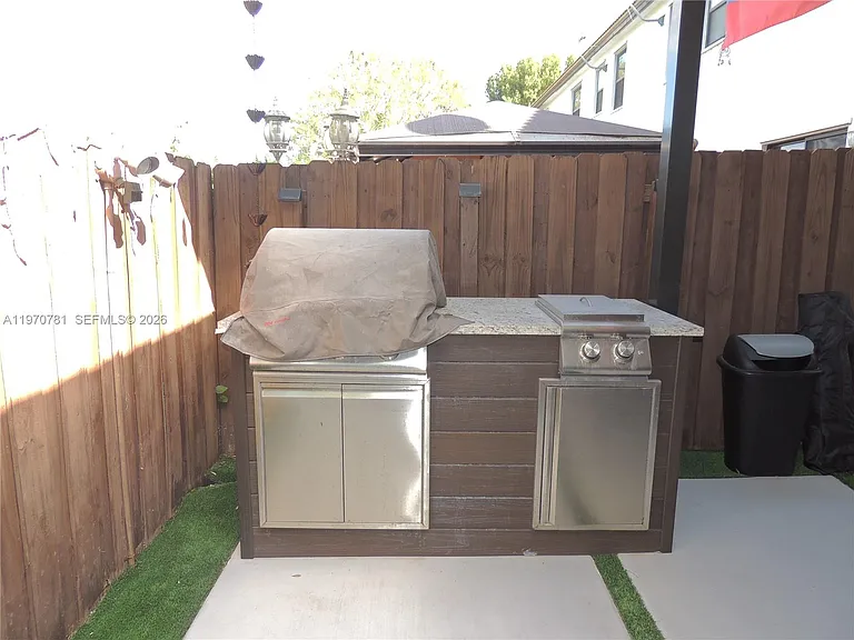 11301 NW 88th Ter — Photo 15