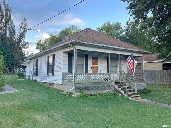 112 Oak St, Cobden, IL 62920