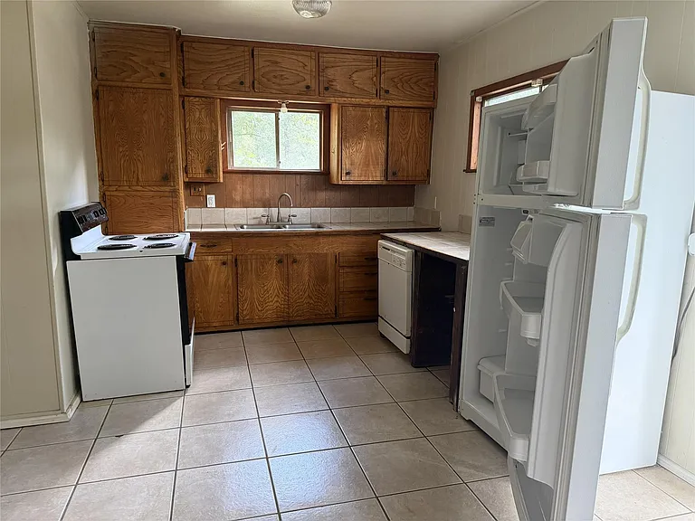 5958 Skylane Dr — Photo 4