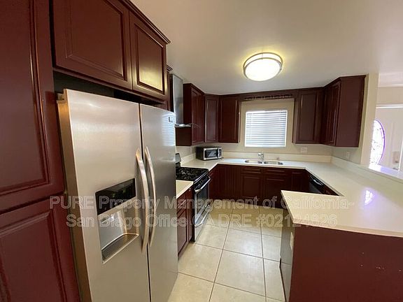 3rd image of 3924 Glading Dr