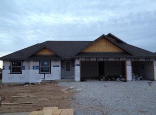 1368 S Appomattox Ave, Republic, MO 65738