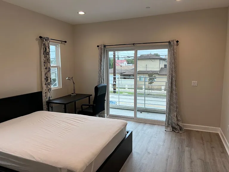 410 W Hellman Ave — Photo 13