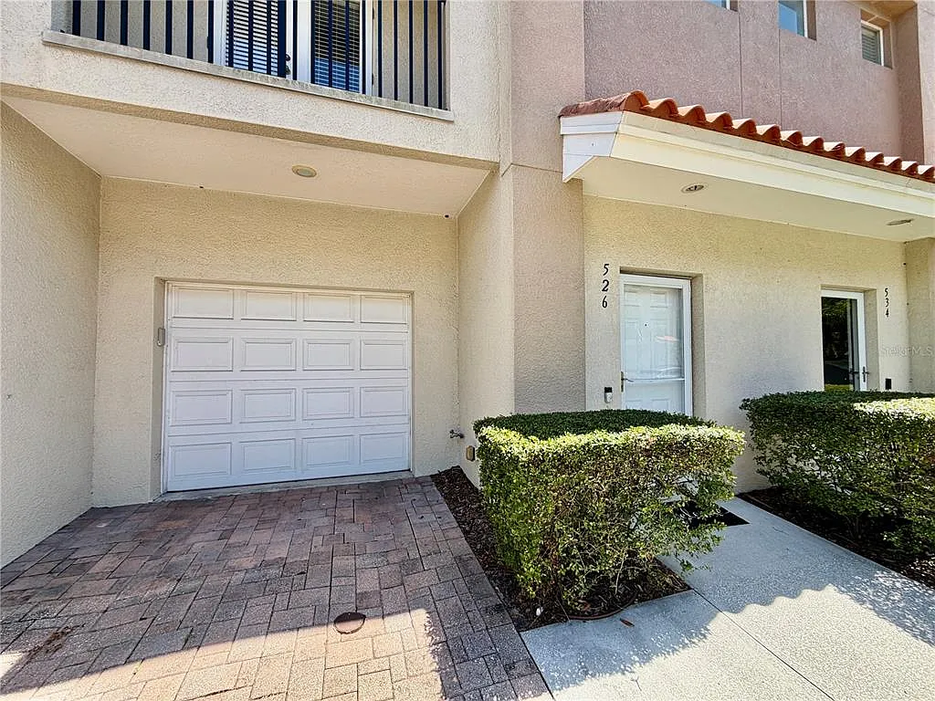 3 bed, 2.5 bath, 1445 sqft, $2,595 — Photo 3