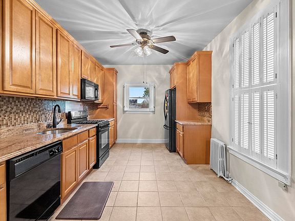 5th image of 302 Clerk St Floor 2