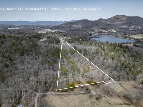 Tay Walk Way, Hiawassee, GA 30546