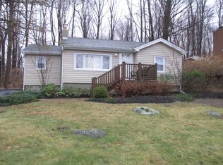 29 Tamarack Trl, Stockholm, NJ 07460