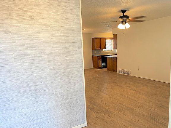 2nd image of 307 E 15th St