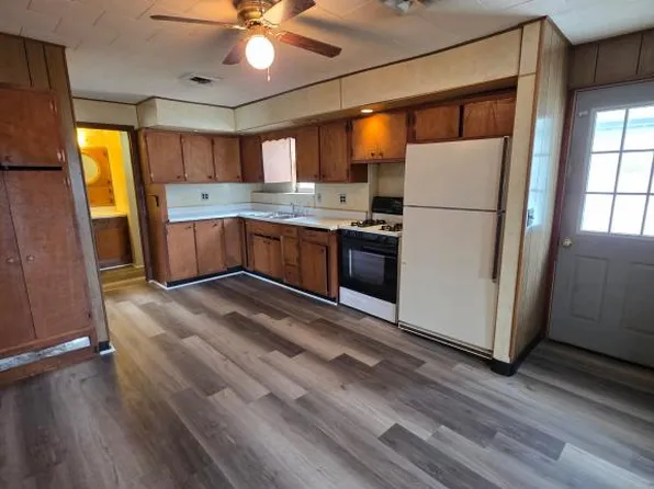 371 W 12th St APT 17, Peru, IN 46970