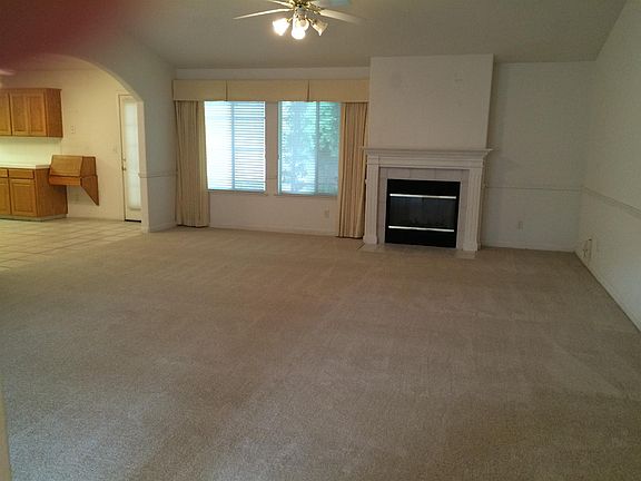 3rd image of 7147 N Whitney Ave