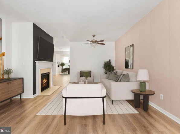 811 Carnaby St, Stafford, VA 22554