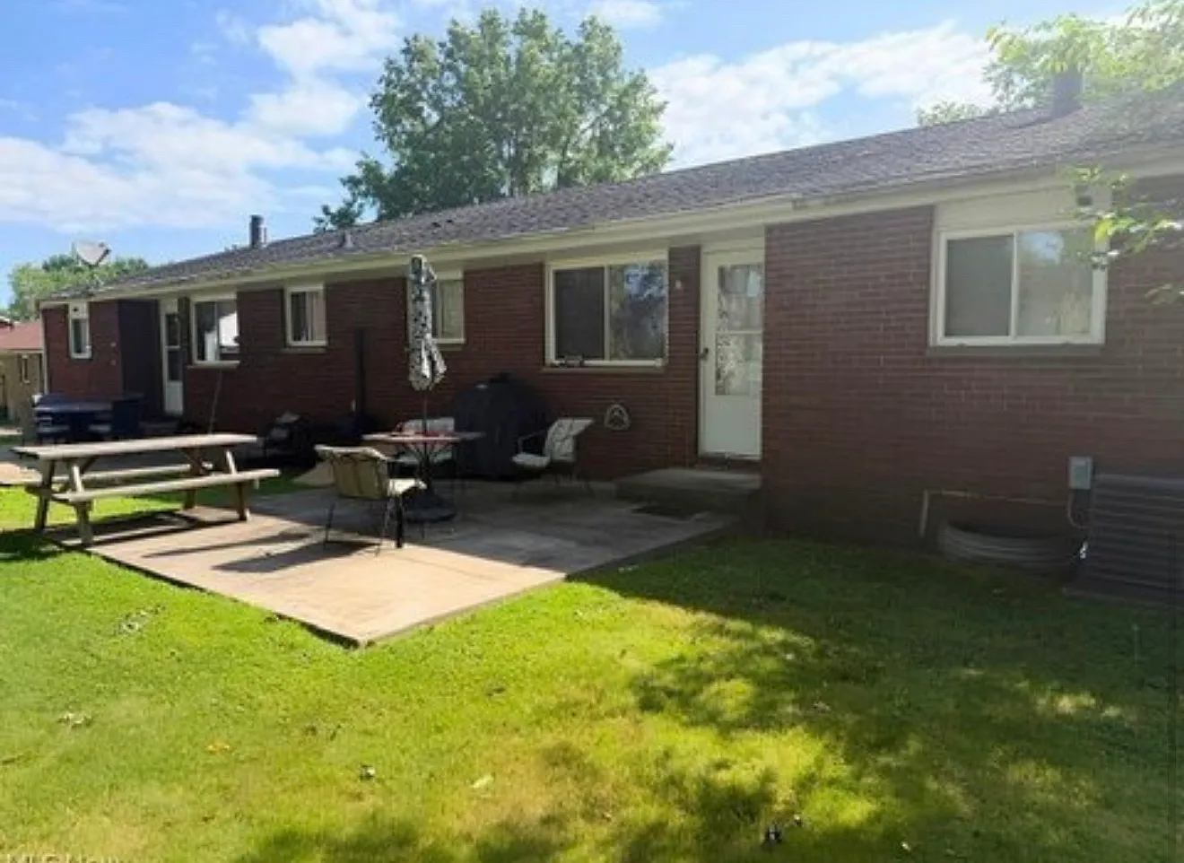 2 bed, 901 sqft, $1,450 — Photo 1
