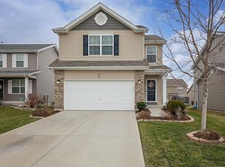 213 Pecan Bluffs Dr, Wentzville, MO 63385