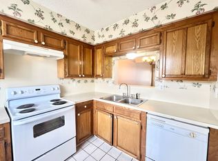 830 Meadow Glen Ave APT A, Zachary, LA 70791