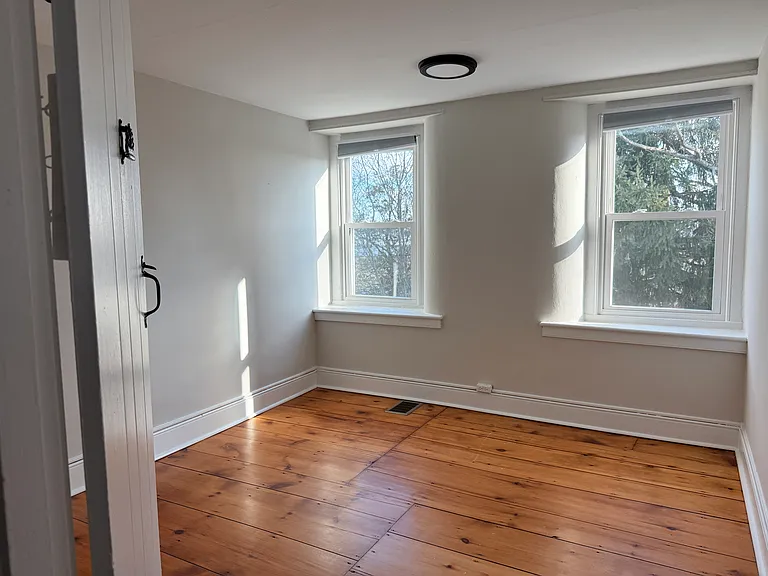 631 Penns Park Rd — Photo 11