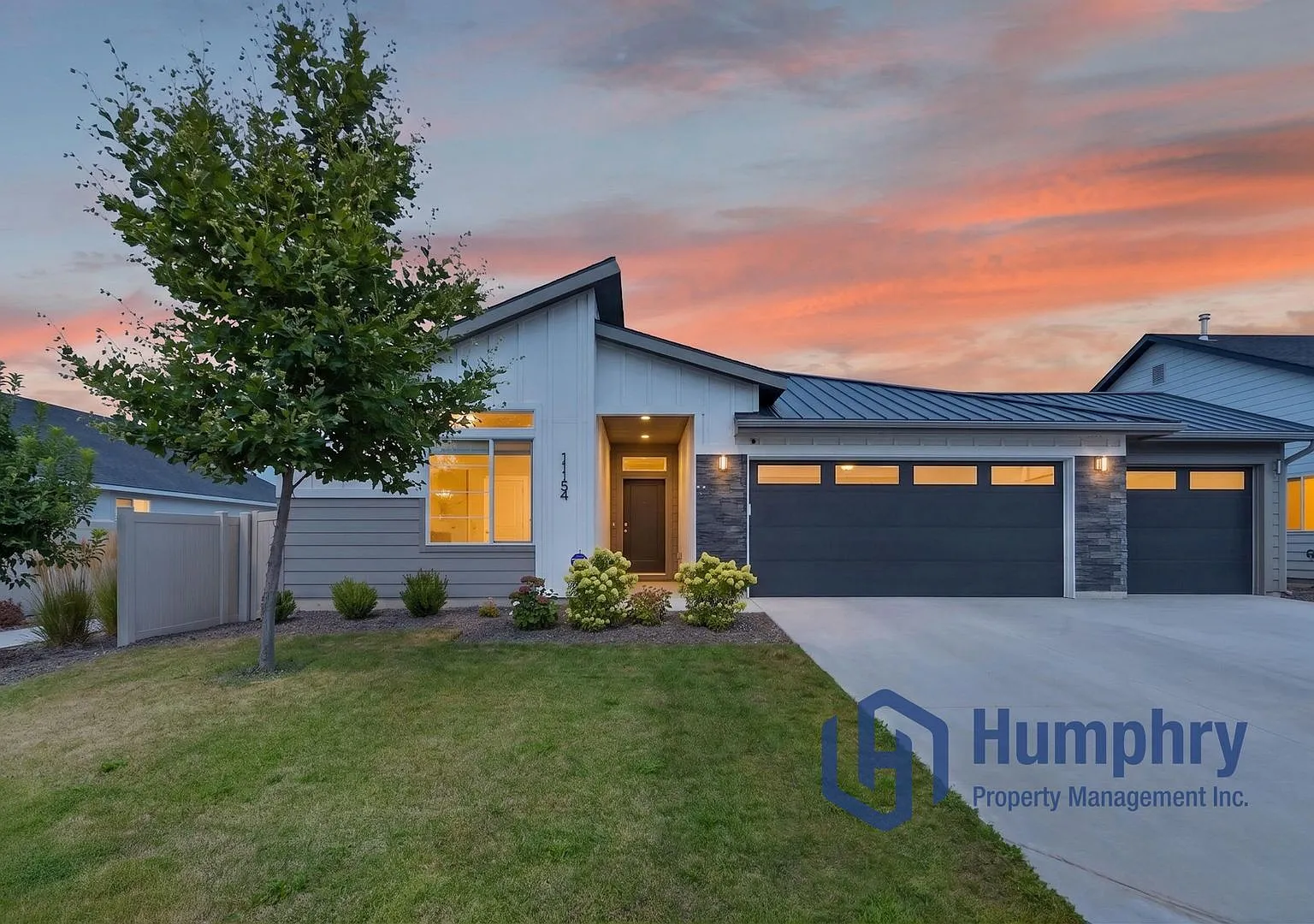 Beautiful home just 5 mins from I-84 — Photo 1