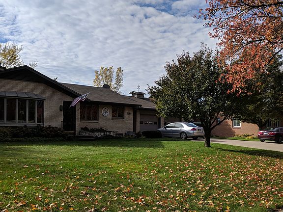 3rd image of 2310 Delange Dr SE