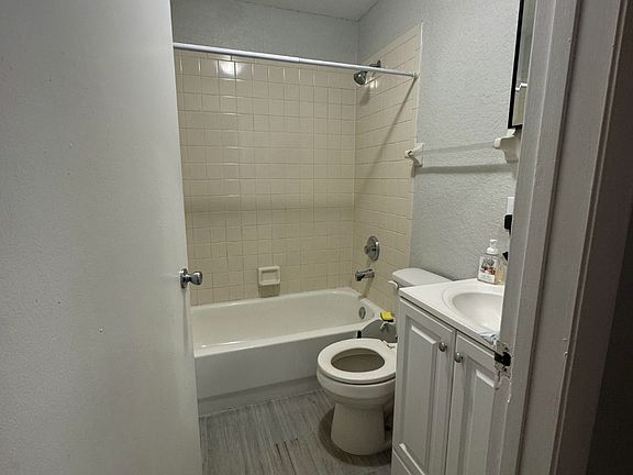 4th image of 5322 7th Ave S