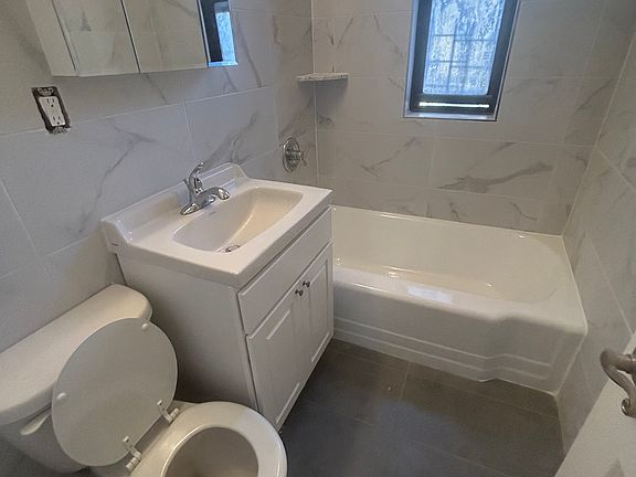 5th image of 14516 34th Ave #5J