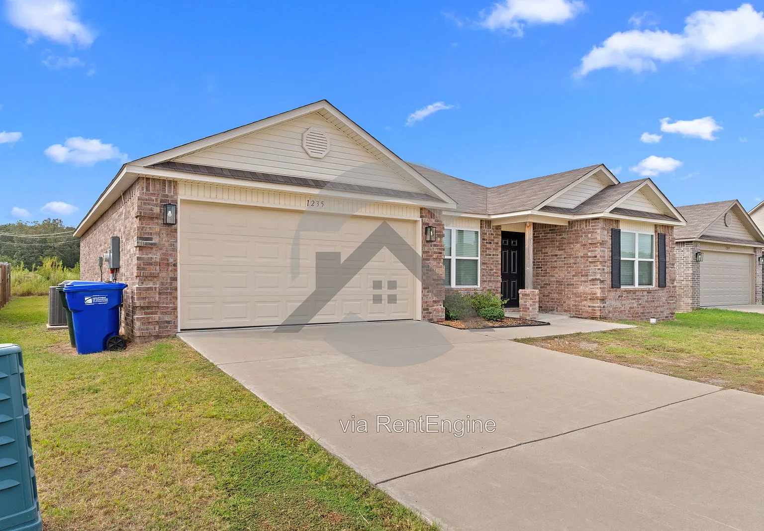 4 bed, 2.0 bath, 1564 sqft, $1,650 — Photo 2