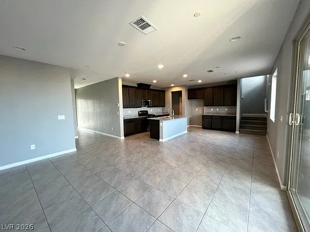 3 bed, 3.0 bath, 1924 sqft, $2,050 — Photo 4