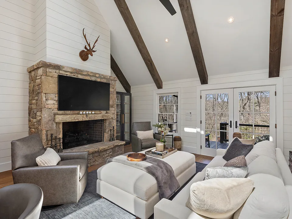 125 Harris Dr