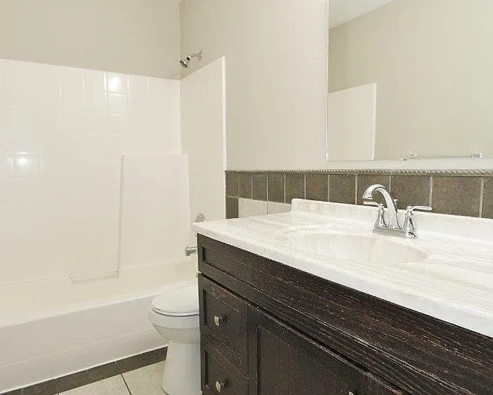 976 W Idaho Ave — Photo 17