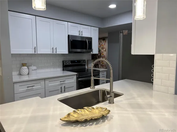 14652 E 2nd Avenue #204D, Aurora, CO 80011