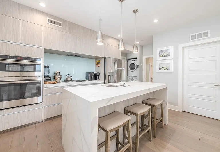 1405 Frankford Ave #402 — Photo 3