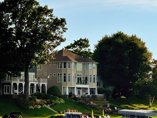 595 145th Ave, Caledonia, MI 49316