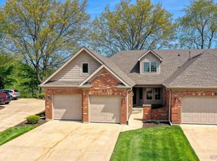 1280 Oakleaf Ct, Aurora, IL 60506