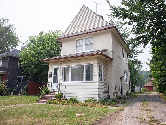 2nd image of 633 N Perry St