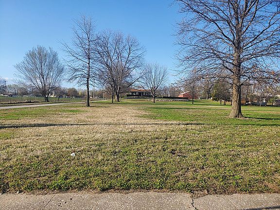 2nd image of 2600 Illinois Ave