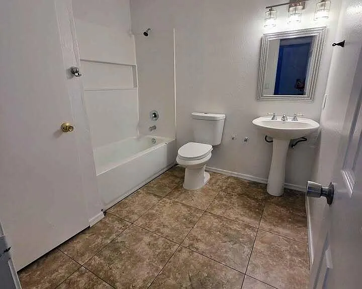 4012 W Carver Rd — Photo 10