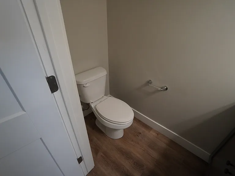 3 bed, 2.5 bath, 1385 sqft, $1,845 — Photo 27