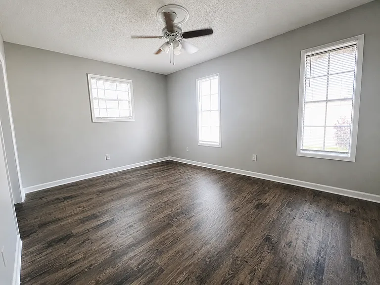 211 Al Pearson Dr — Photo 8