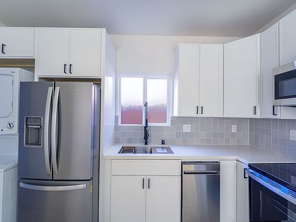 2nd image of 2860 Webster Ave #2860
