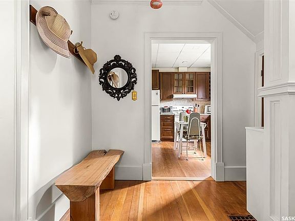 4th image of 219 Pearson St