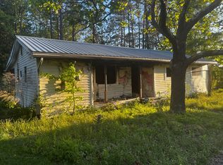 81 Gulledge Dr, Collins, MS 39428