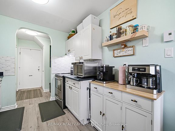 5th image of 766 Walter St #I