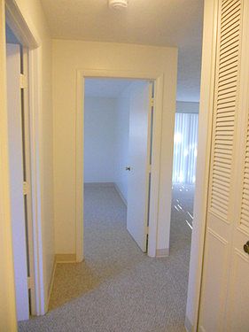4th image of 389 Newport Ave