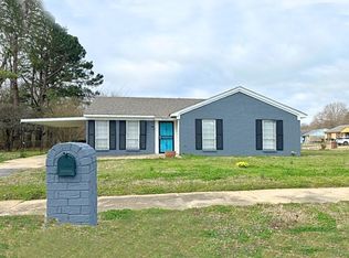 3747 Parakeet Rd, Memphis, TN 38109