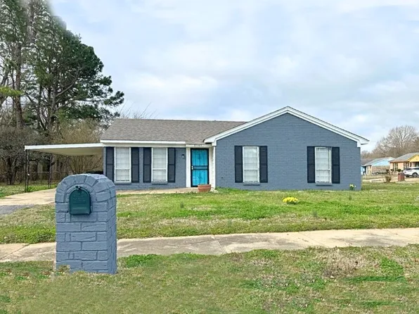 3747 Parakeet Rd, Memphis, TN 38109