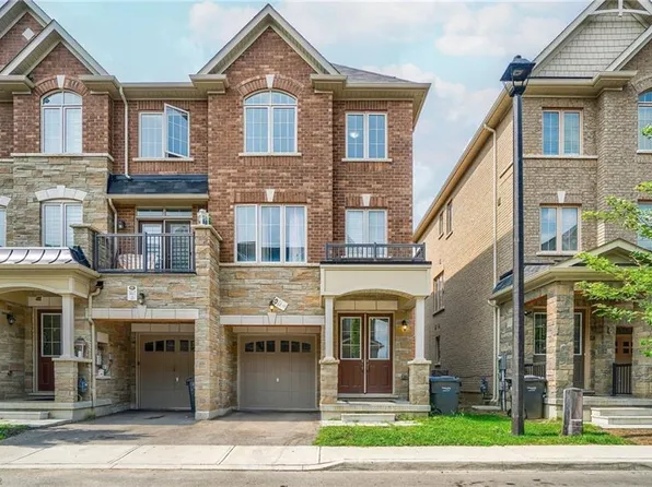 14 Faye St, Brampton, ON L6P 4M9
