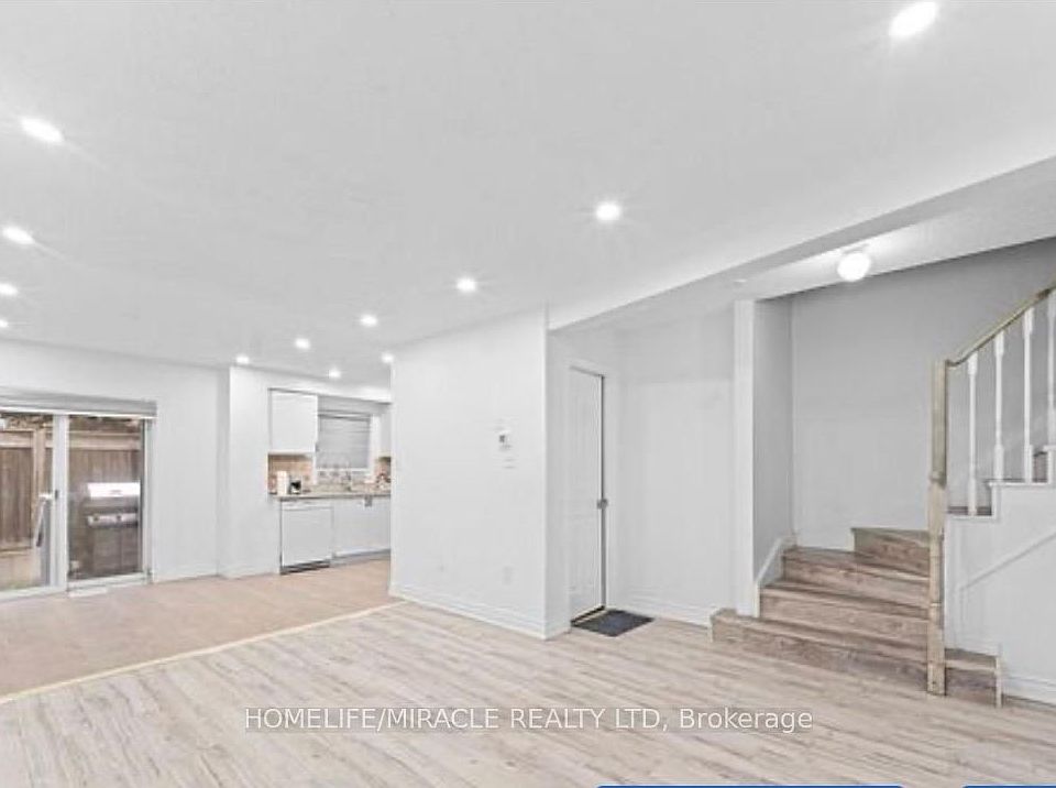 1st image of 435 Middlefield Rd #42
