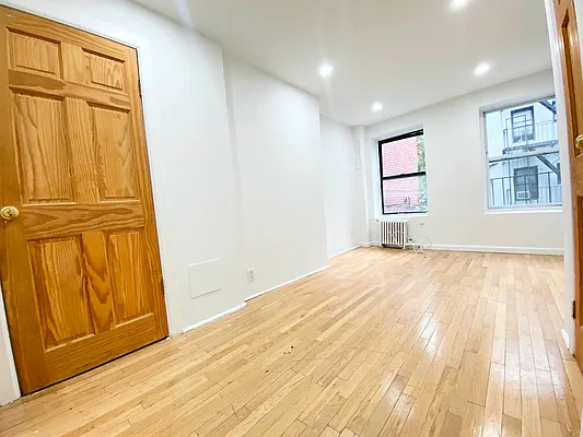 Rented by Bond New York | media 4