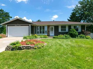 1411 W 58th St, Davenport, IA 52806