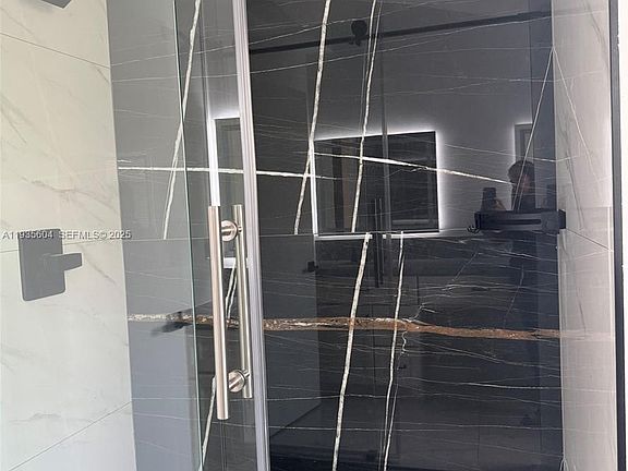 2nd image of 1090 SE 6th Ave